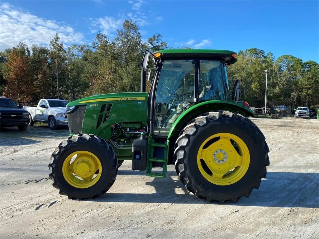 John Deere 6135E トラクター