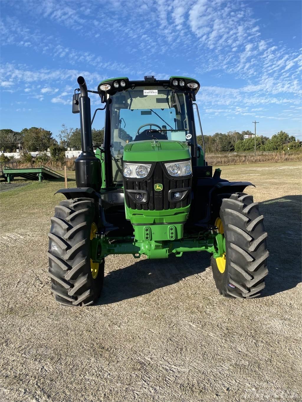 John Deere 6155M トラクター