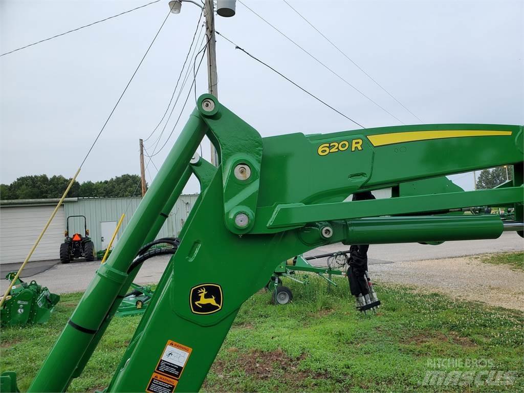 John Deere 620R トラクター