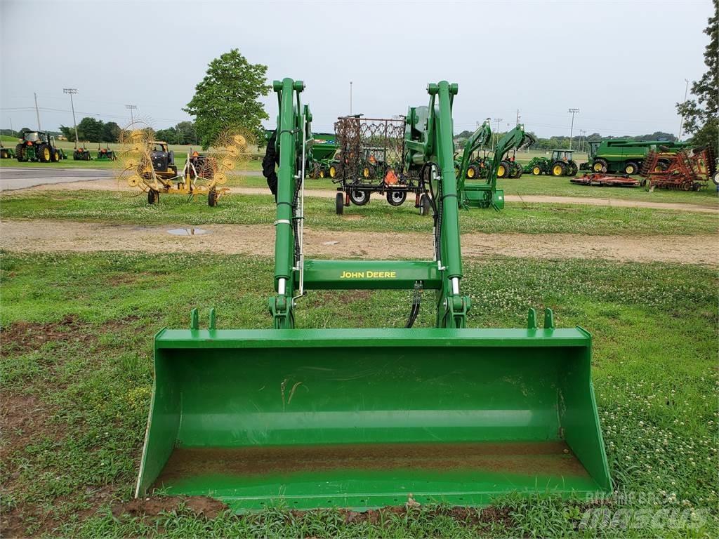 John Deere 620R トラクター