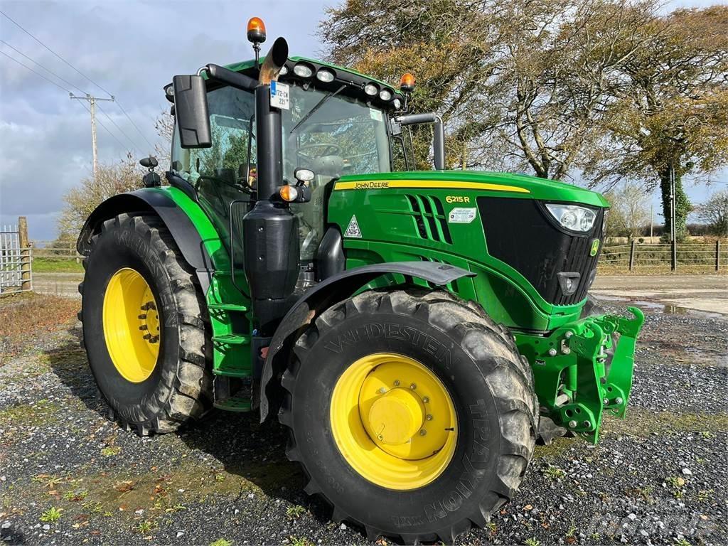 John Deere 6215R トラクター