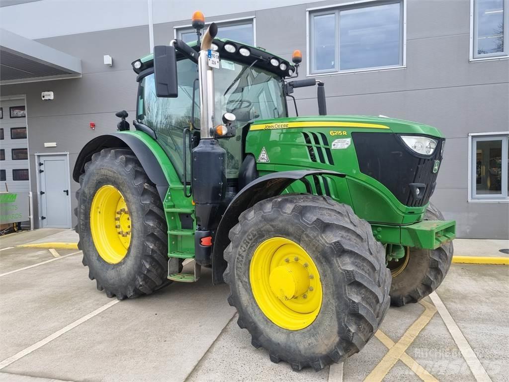 John Deere 6215R トラクター