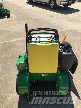 John Deere 636M 乗用・自走モア/芝刈り機