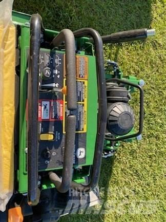 John Deere 636M 乗用・自走モア/芝刈り機