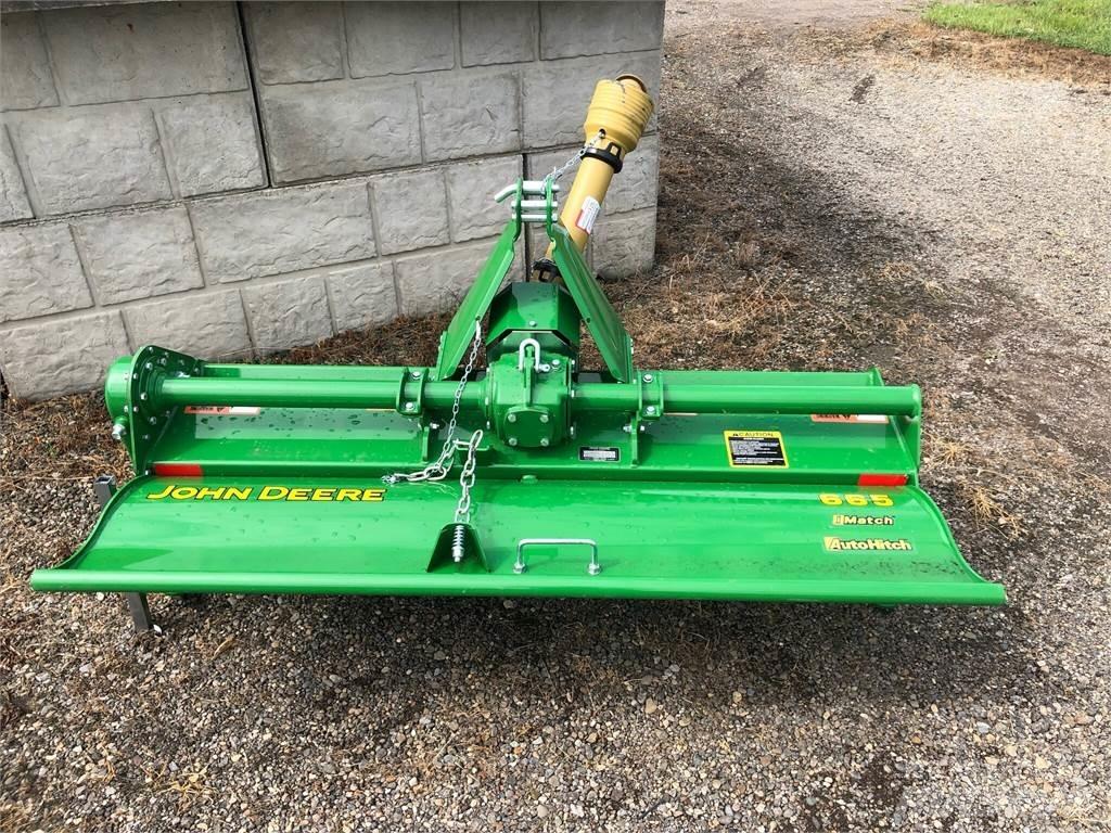 John Deere 665 パワーハローとロータリーハロー