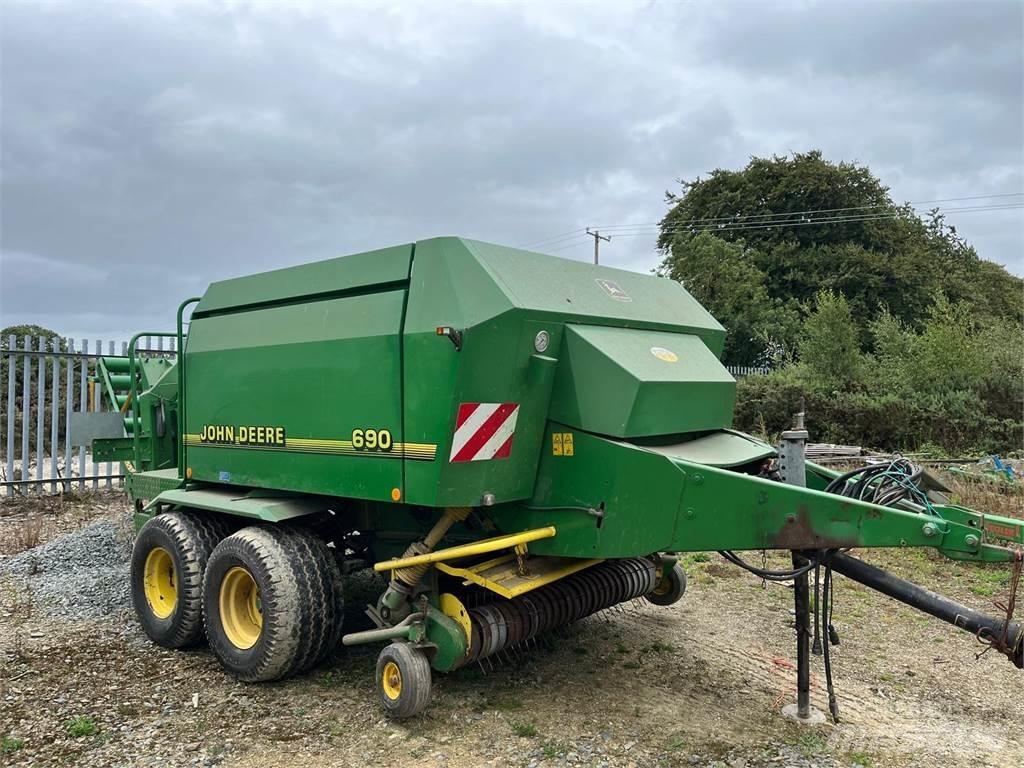 John Deere 690 スクエアベーラー