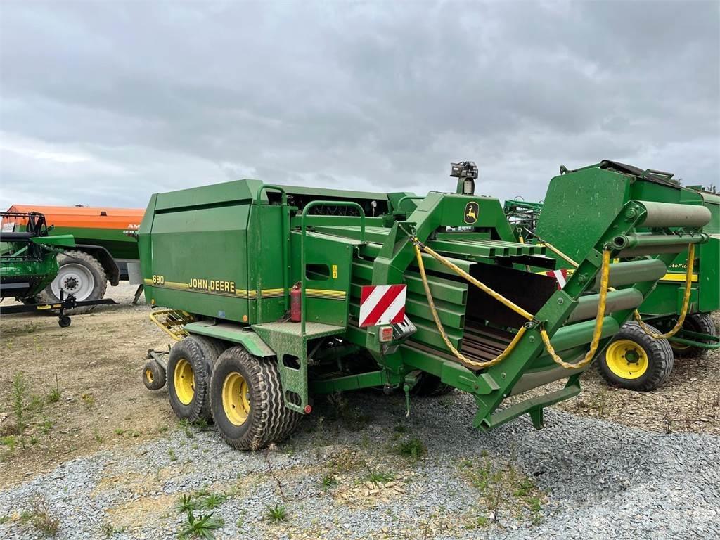John Deere 690 スクエアベーラー