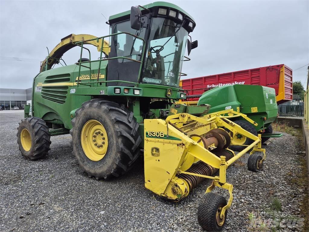 John Deere 7300 フォレージハーベスター
