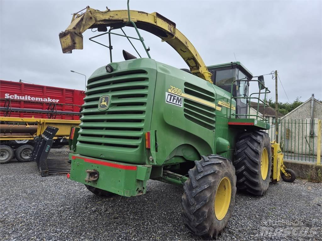 John Deere 7300 フォレージハーベスター