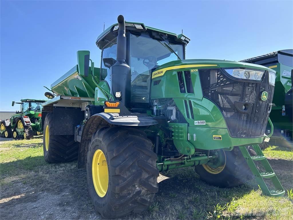 John Deere 800R 牽引型スプレイヤー