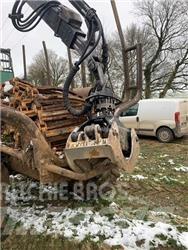 John Deere 810D フォワーダー