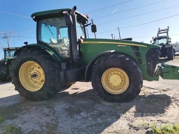John Deere 8295R トラクター
