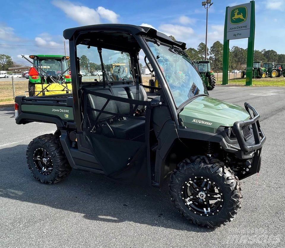John Deere 835M ユーティリティー機械
