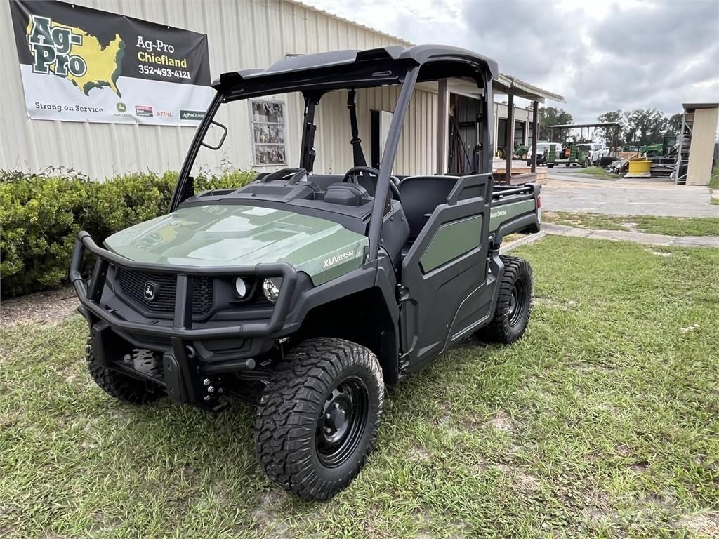 John Deere 835M ユーティリティー機械