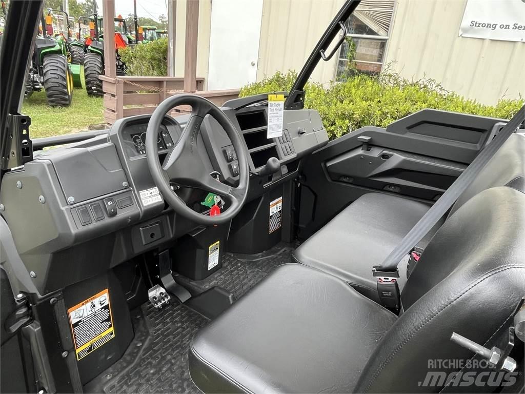 John Deere 835M ユーティリティー機械