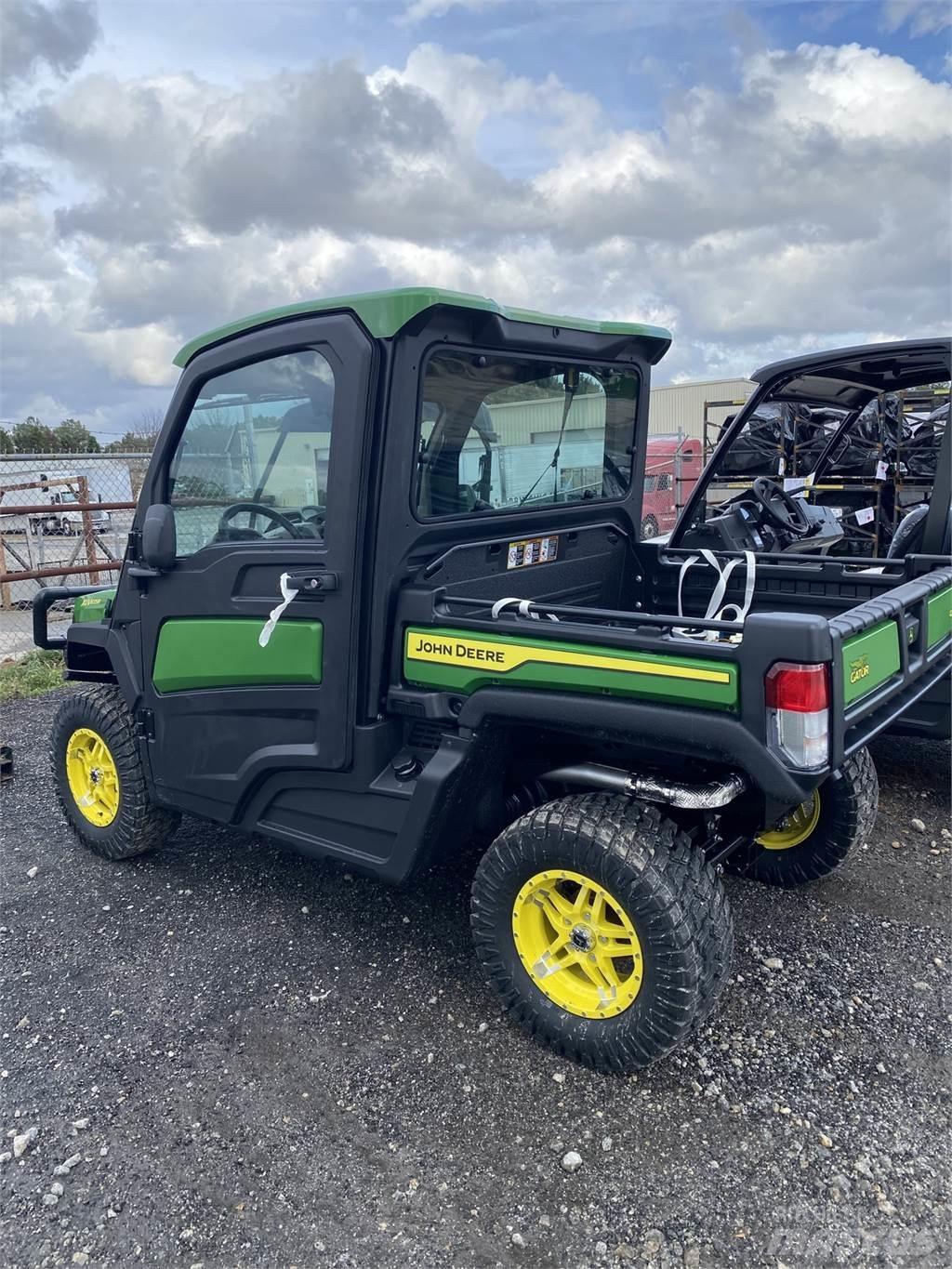 John Deere 835R ユーティリティー機械