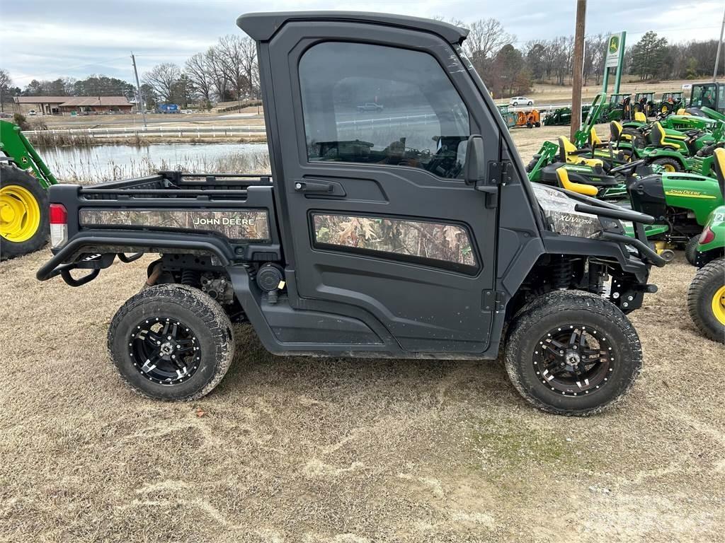 John Deere 835R ユーティリティー機械