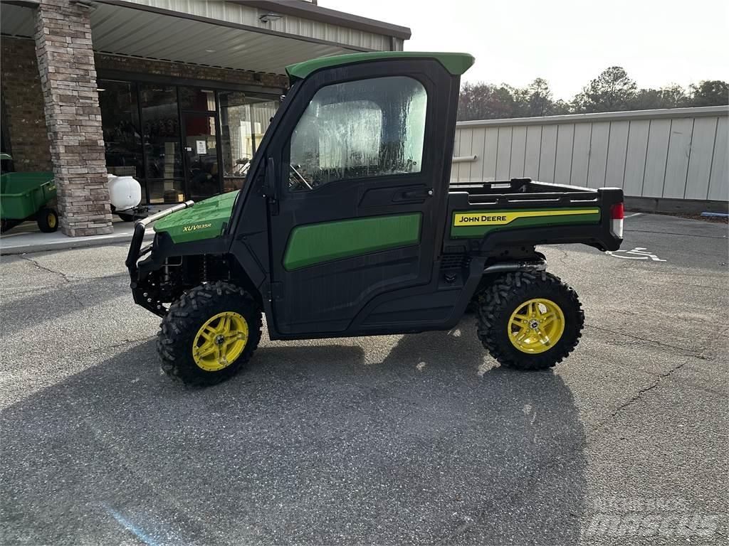 John Deere 835R ユーティリティー機械