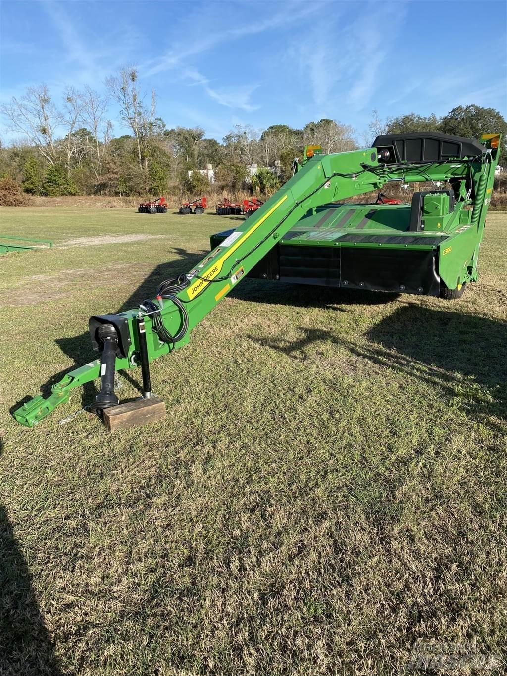 John Deere C300 モアーコンディショナー