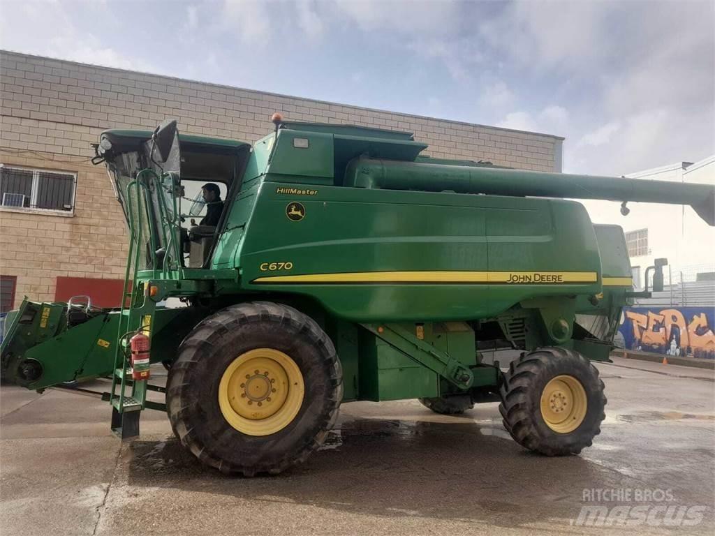 John Deere C670 コンバイン