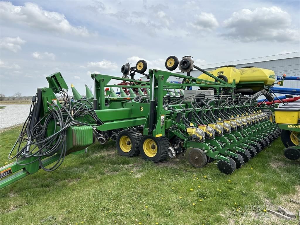 John Deere DB60 田植え機・種まき機