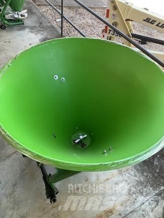 John Deere F/500 牽引型スプレイヤー