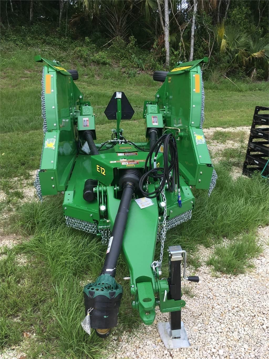 John Deere FC12E ベールシュレッダー、カッター、アンローラー