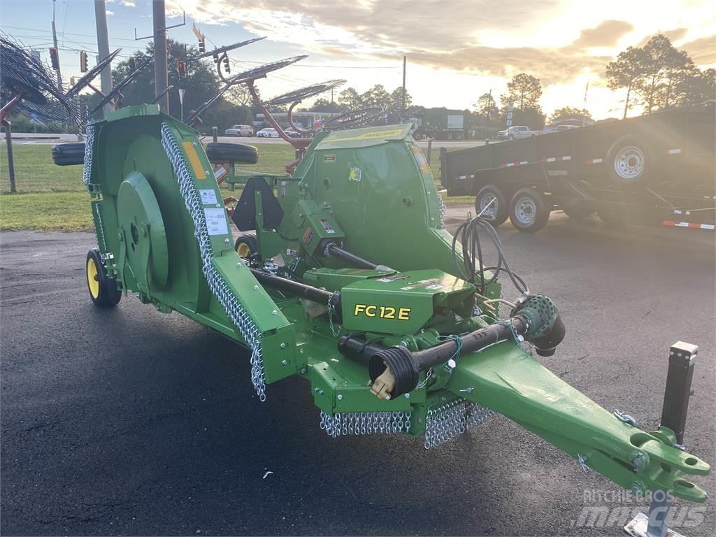 John Deere FC12E ベールシュレッダー、カッター、アンローラー