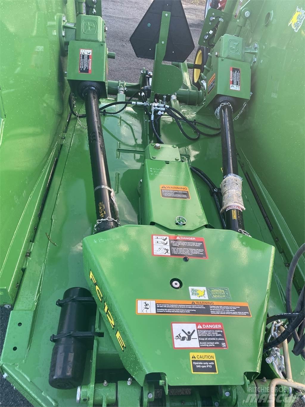 John Deere FC12E ベールシュレッダー、カッター、アンローラー