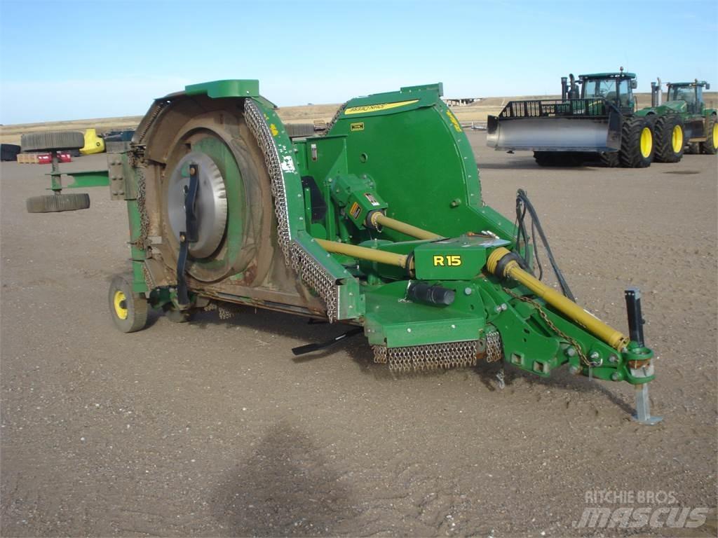 John Deere R15 ベールシュレッダー、カッター、アンローラー