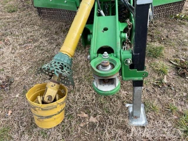John Deere R20 ベールシュレッダー、カッター、アンローラー