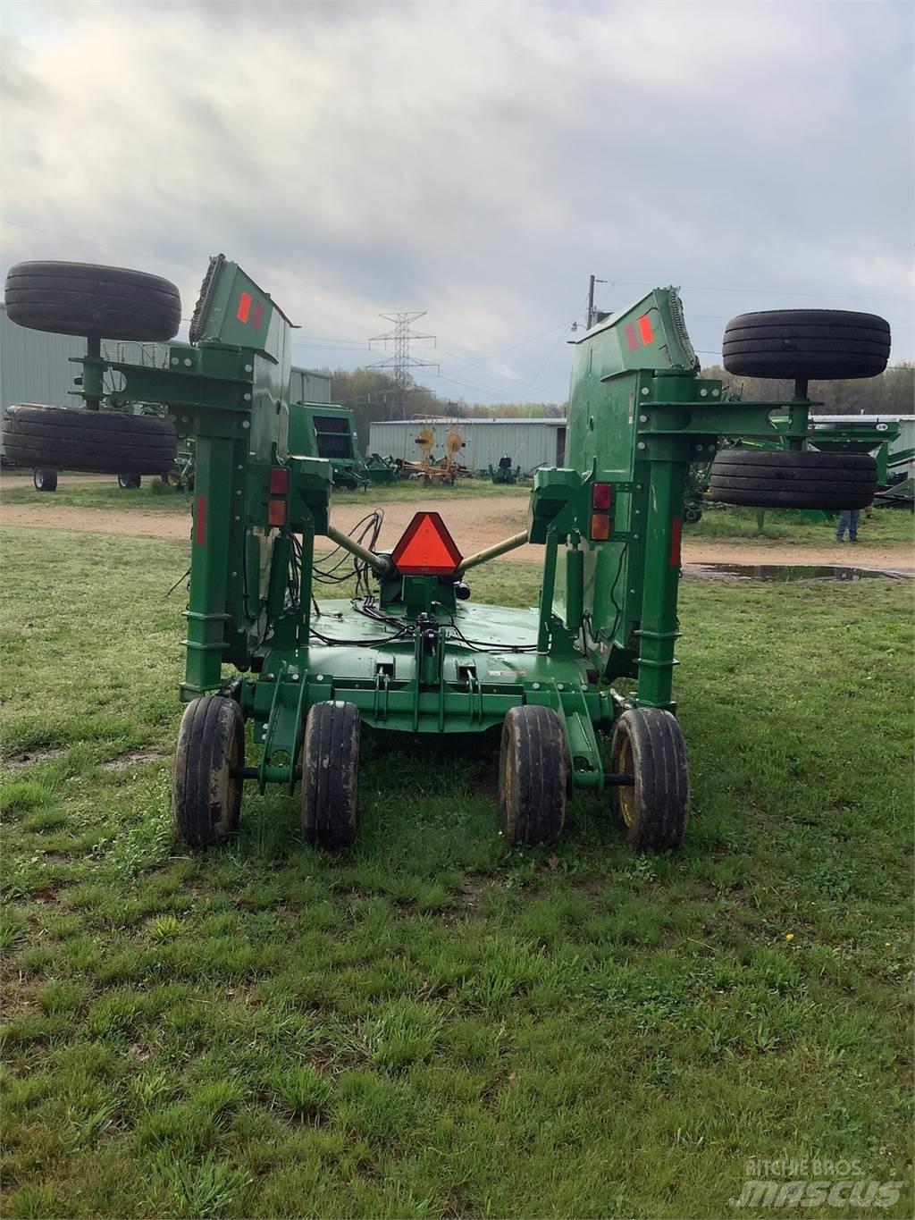 John Deere R20 ベールシュレッダー、カッター、アンローラー