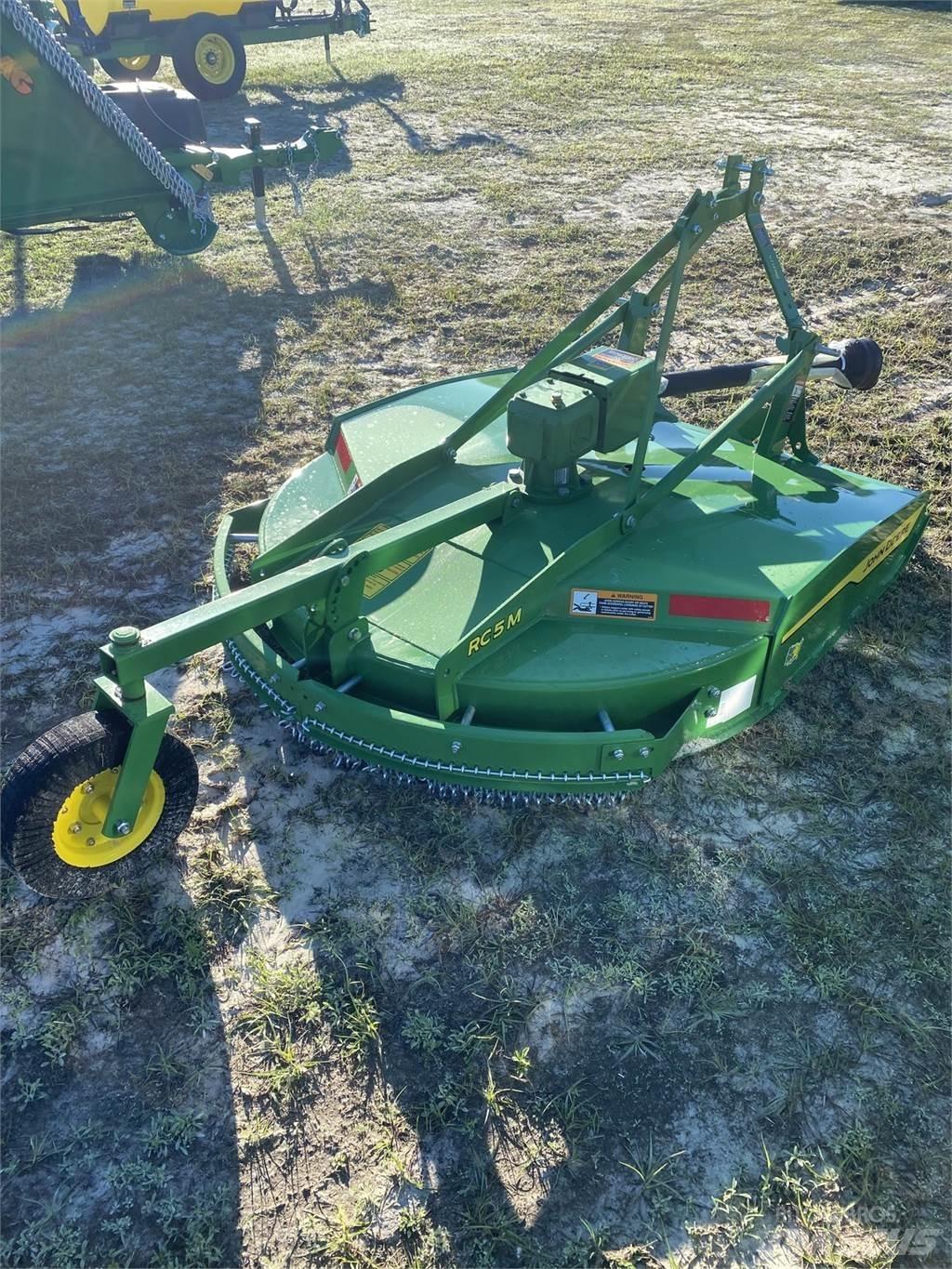 John Deere RC5M ベールシュレッダー、カッター、アンローラー