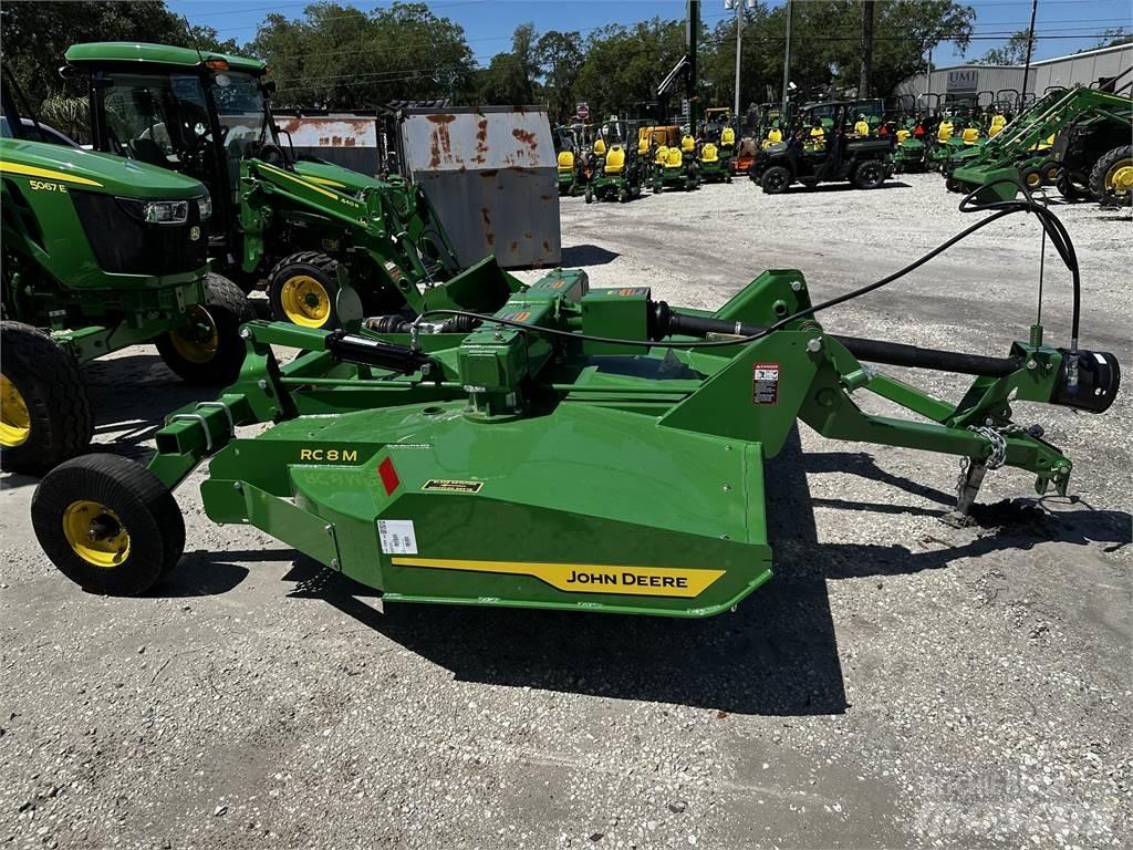John Deere RC8M ベールシュレッダー、カッター、アンローラー