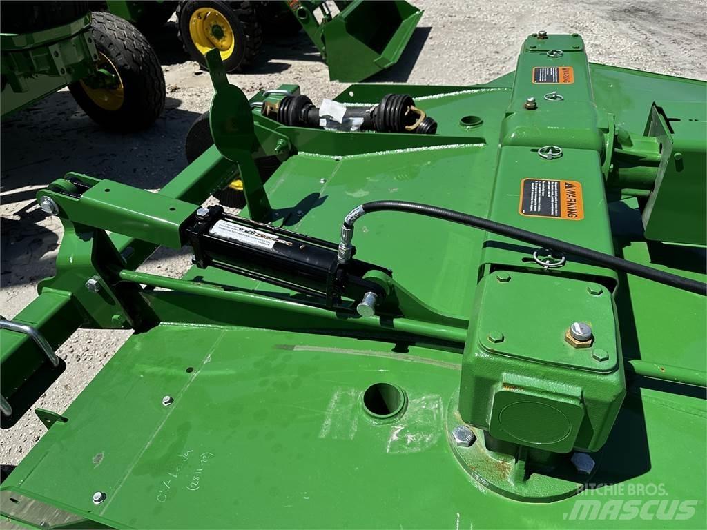 John Deere RC8M ベールシュレッダー、カッター、アンローラー