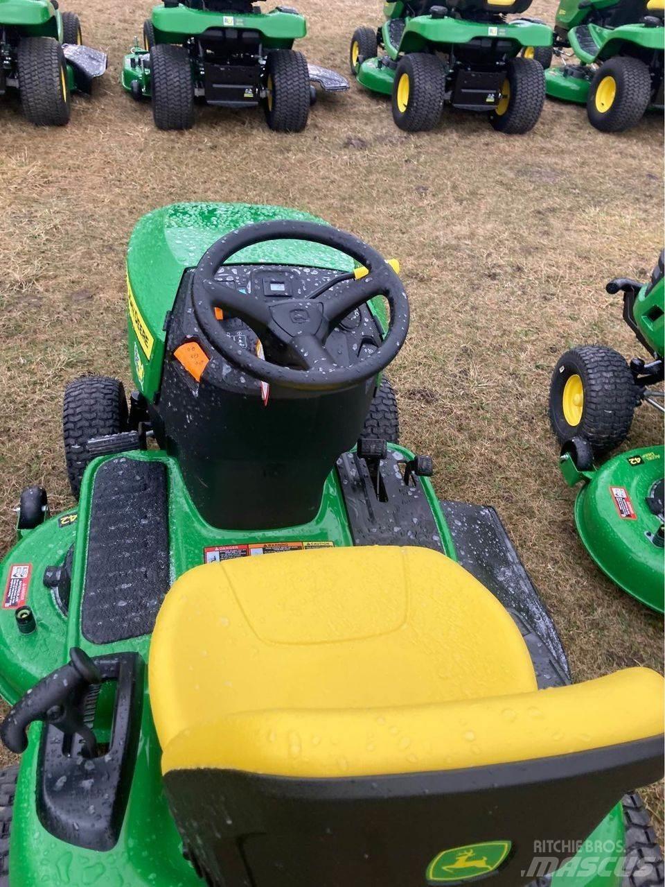 John Deere S120 乗用・自走モア/芝刈り機