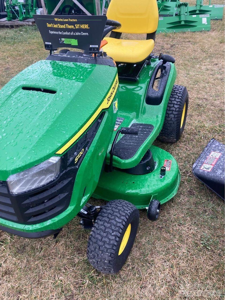 John Deere S120 乗用・自走モア/芝刈り機