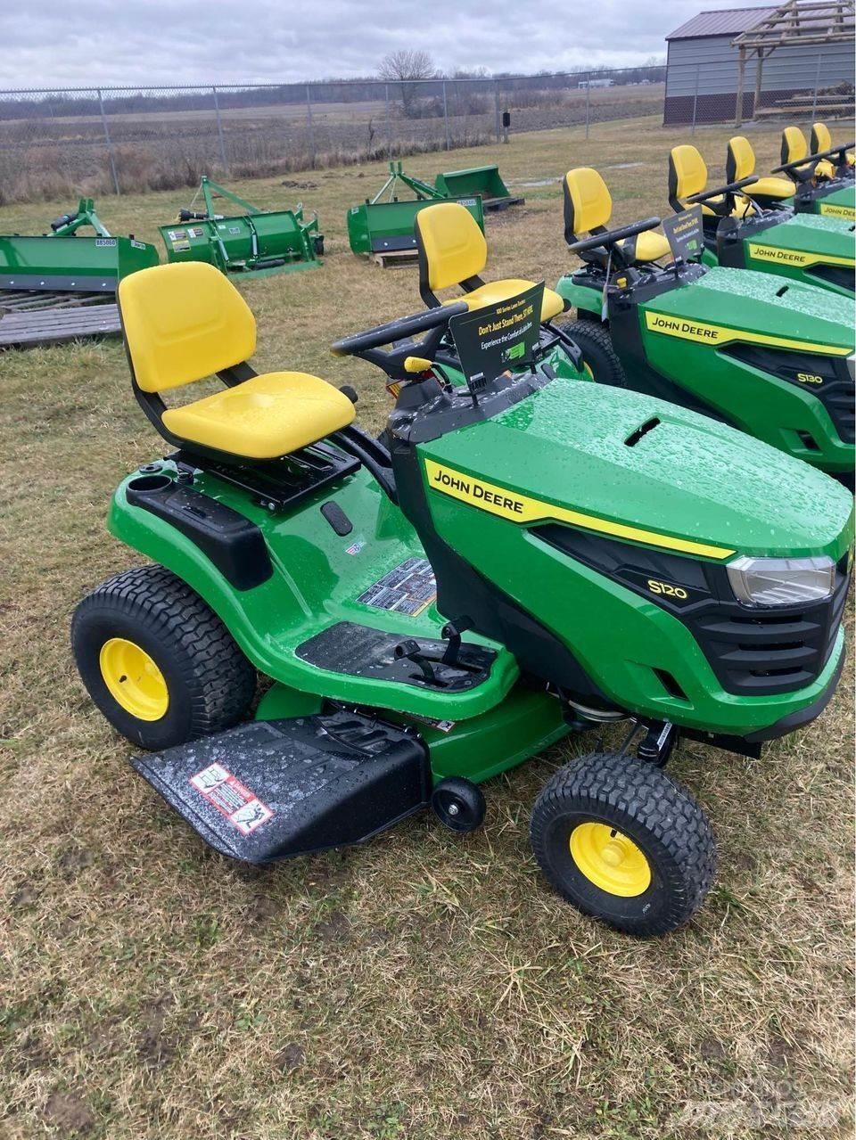 John Deere s120 乗用・自走モア/芝刈り機