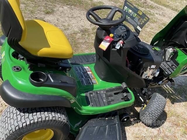 John Deere S130 乗用・自走モア/芝刈り機