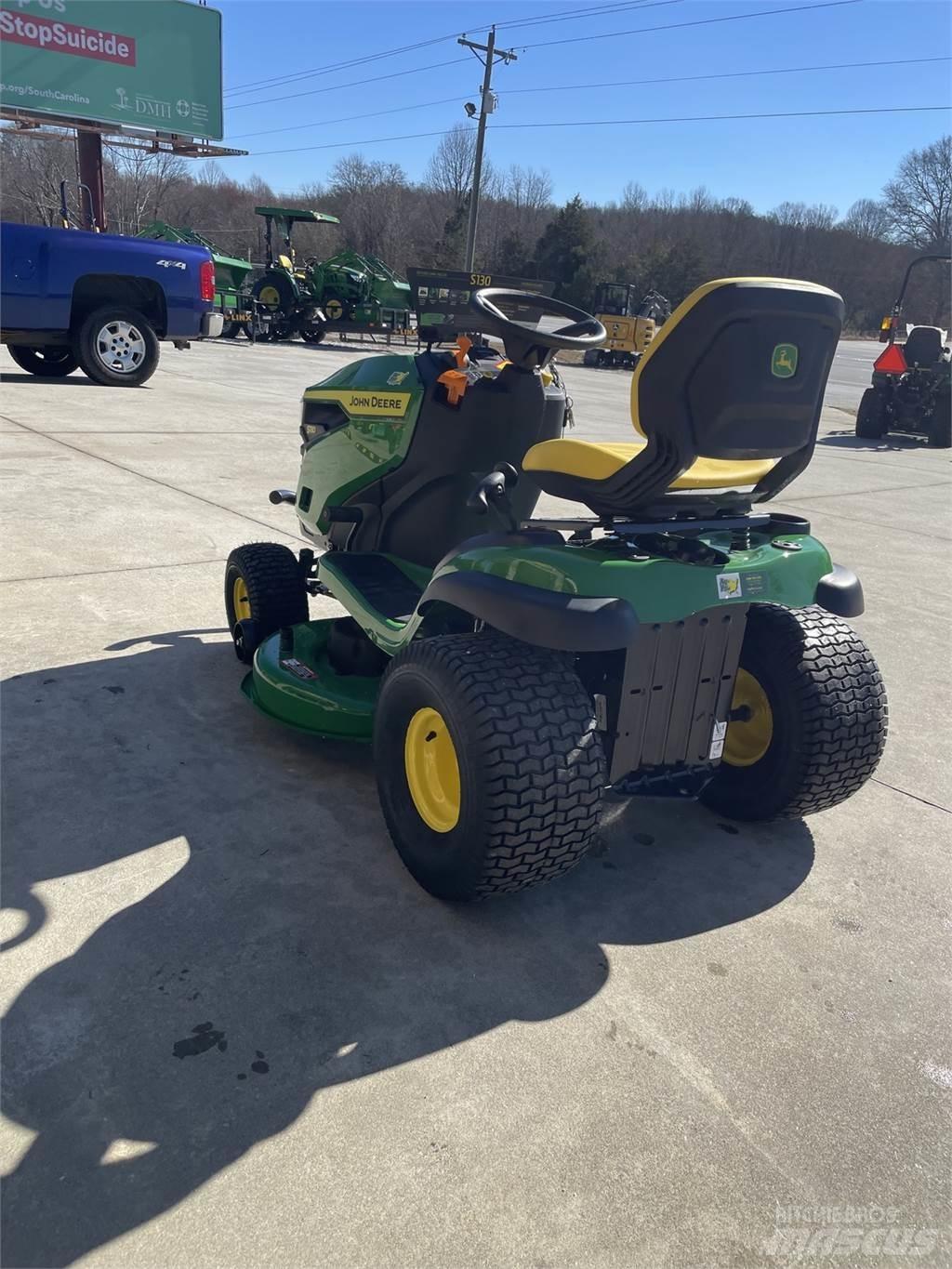 John Deere S130 乗用・自走モア/芝刈り機