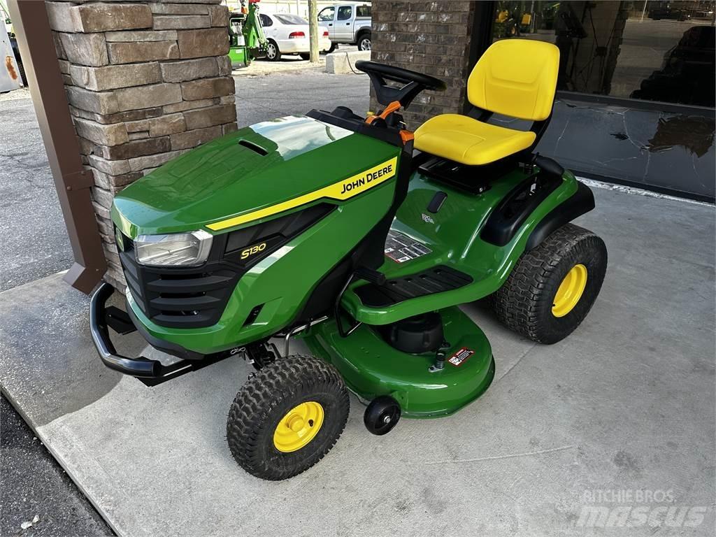 John Deere S130 乗用・自走モア/芝刈り機