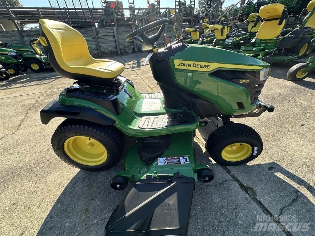 John Deere S180 コンパクトトラクター