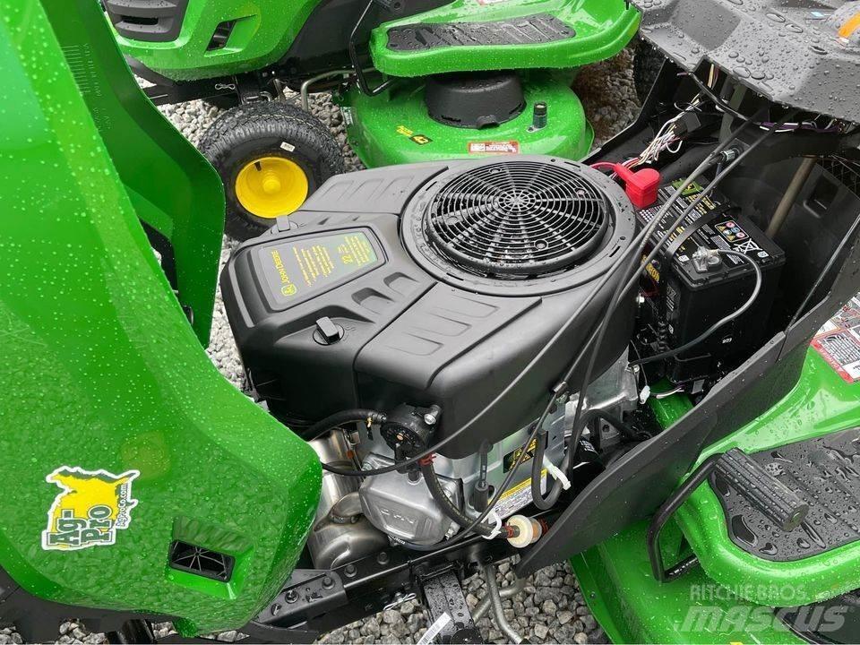 John Deere S220 コンパクトトラクター