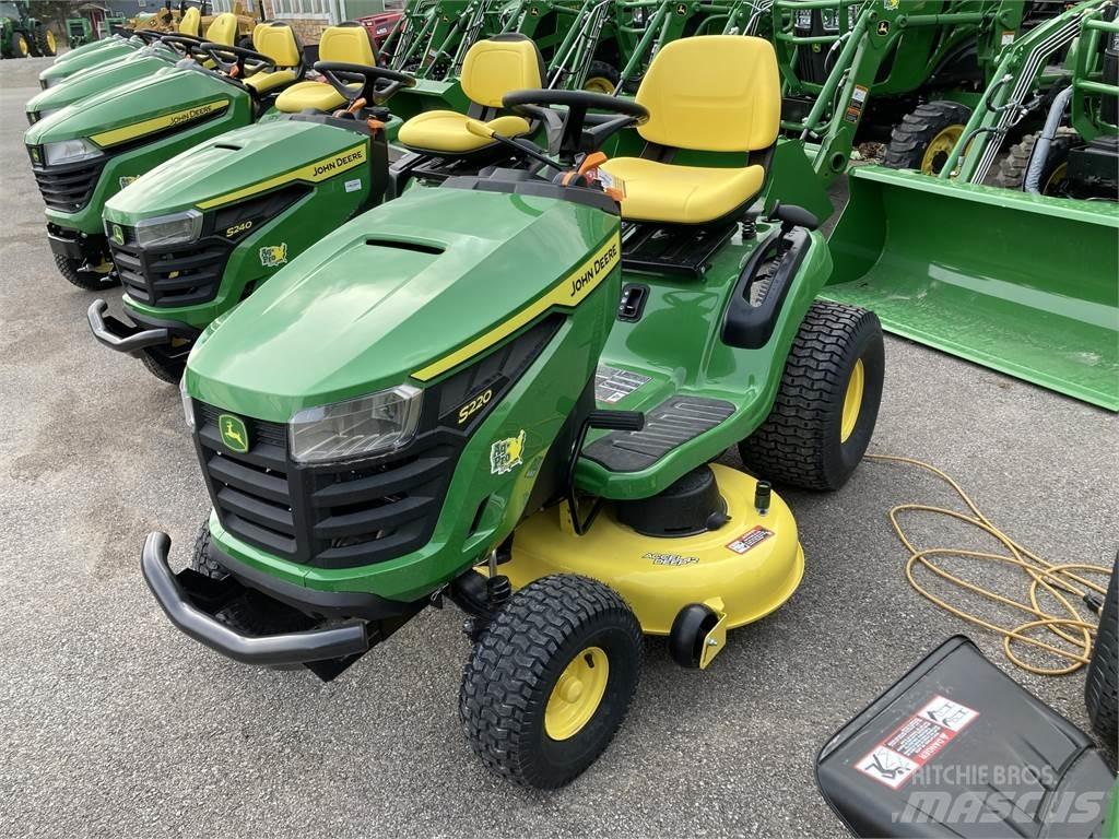 John Deere S220 コンパクトトラクター