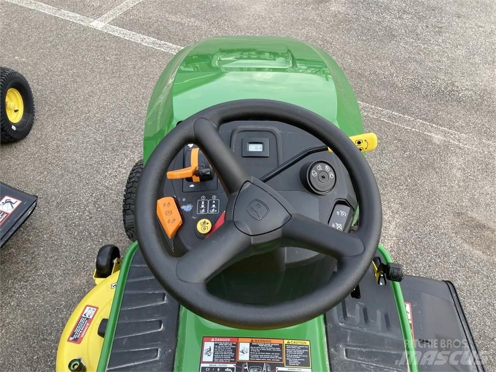 John Deere S220 コンパクトトラクター