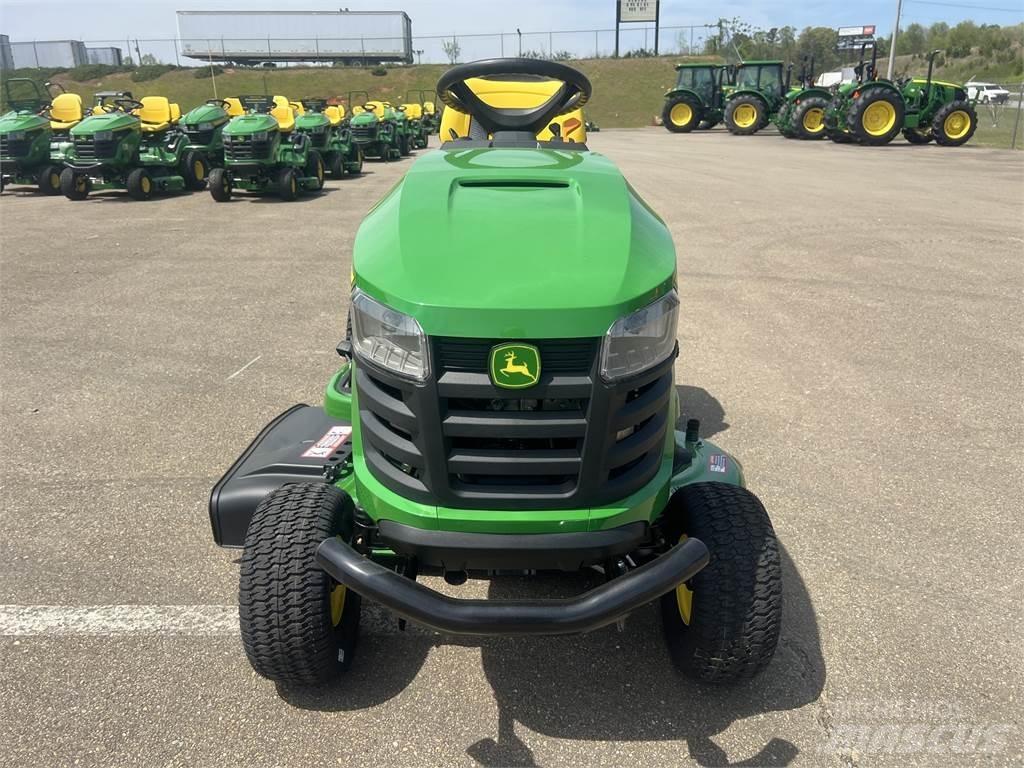 John Deere S240 コンパクトトラクター