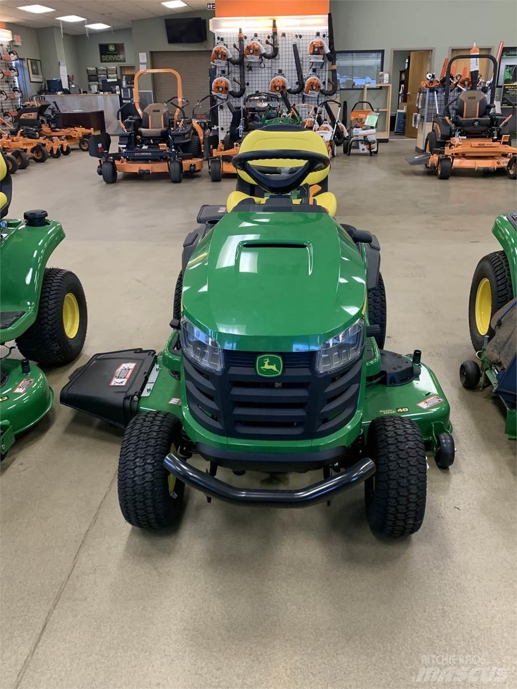 John Deere S240 コンパクトトラクター