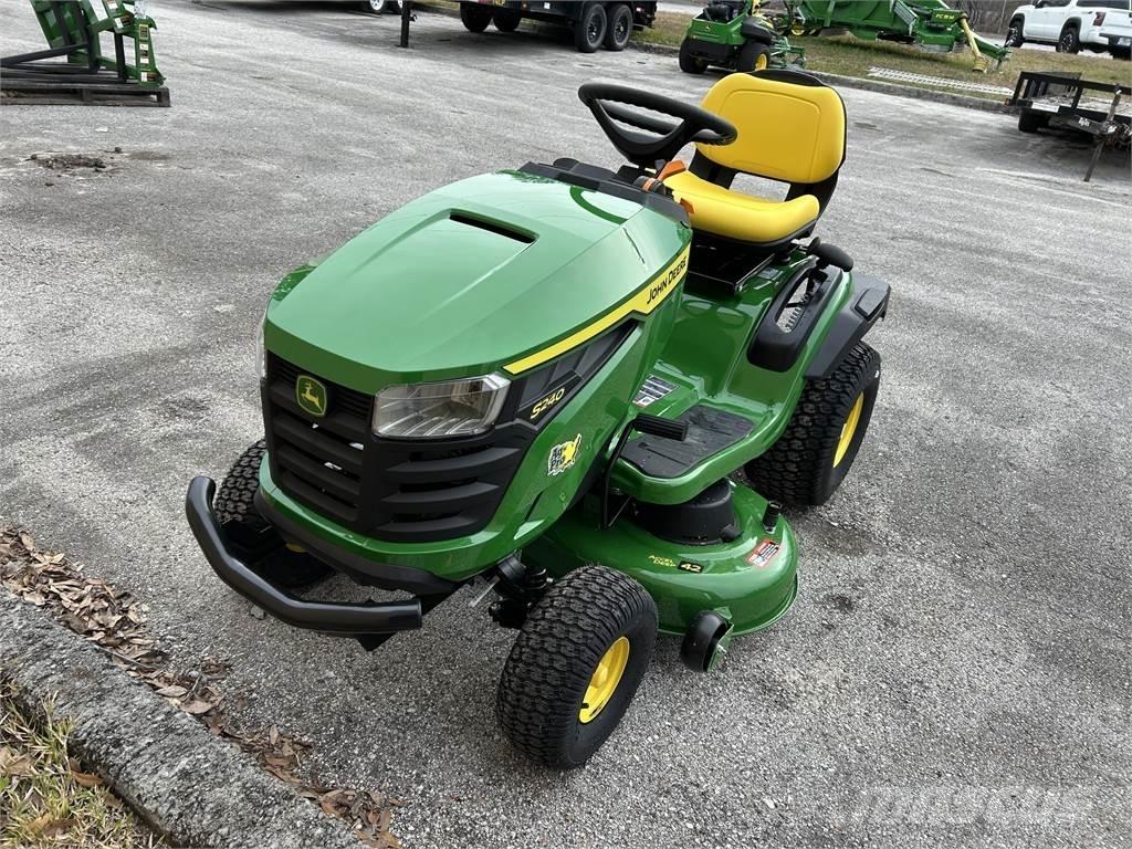 John Deere S240 コンパクトトラクター