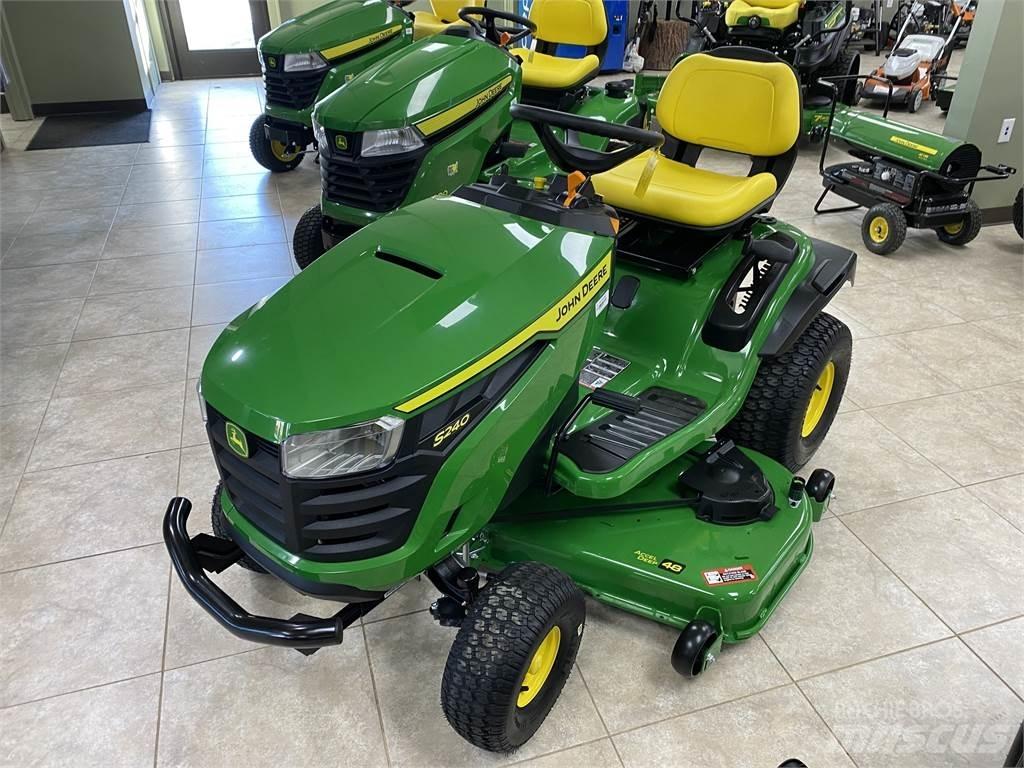 John Deere S240 コンパクトトラクター