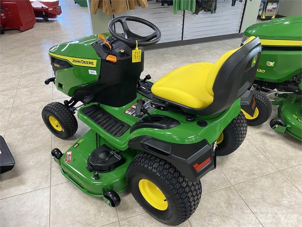 John Deere S240 コンパクトトラクター